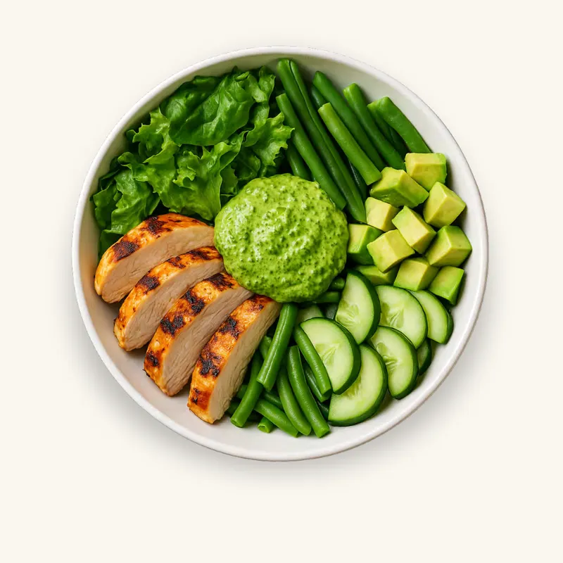 КУРКА З СОУСОМ GREEN GODDESS: готовий боул у тарілці